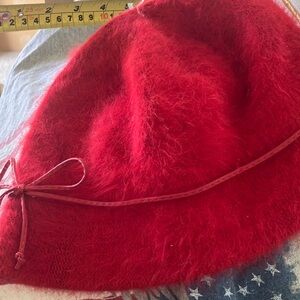 FINAL MARKDOWN Cheveux angora blend hat
